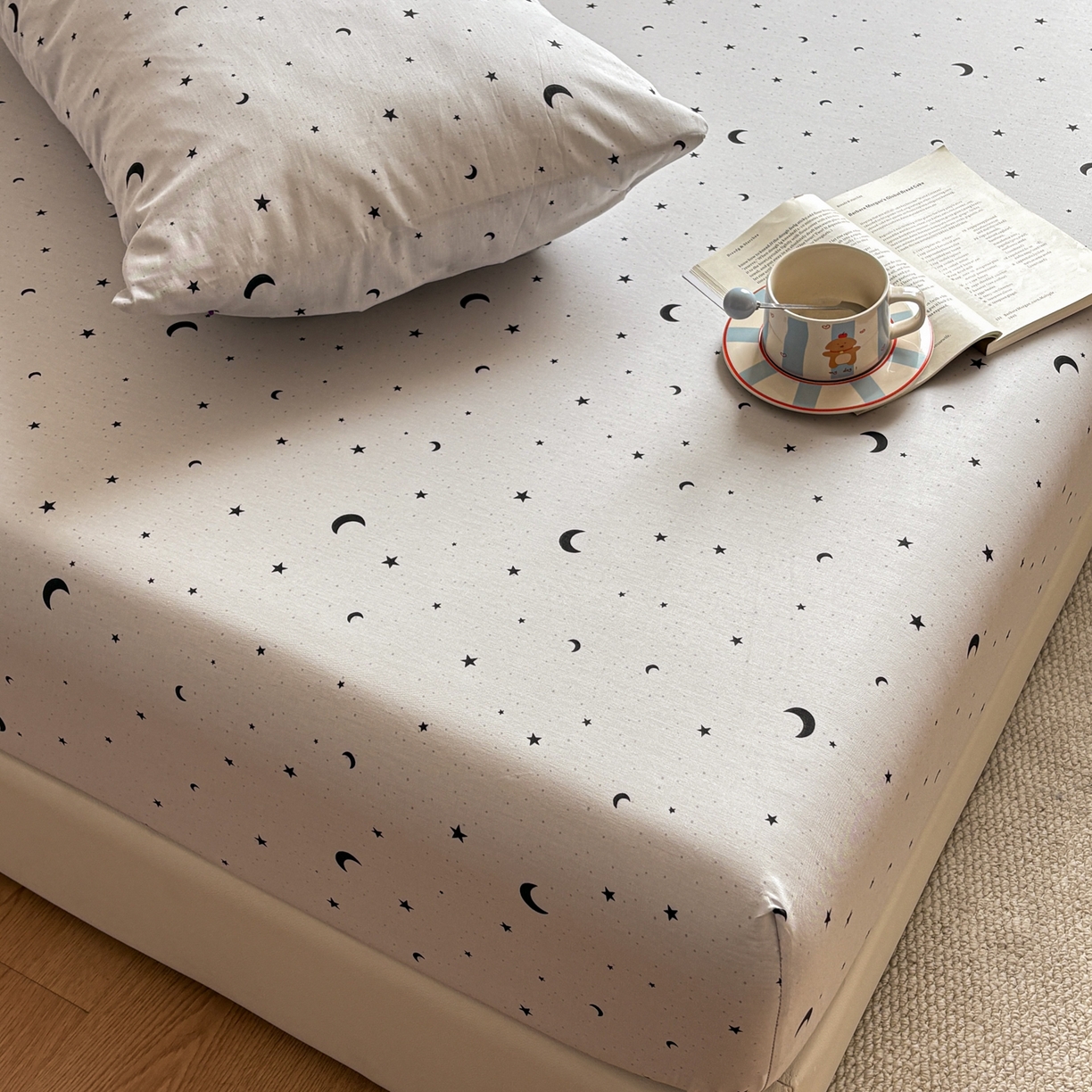 91家纺网 家纺一手货源 找家纺 居眠 2026新款全棉单层印花单床笠 月光恋人-灰