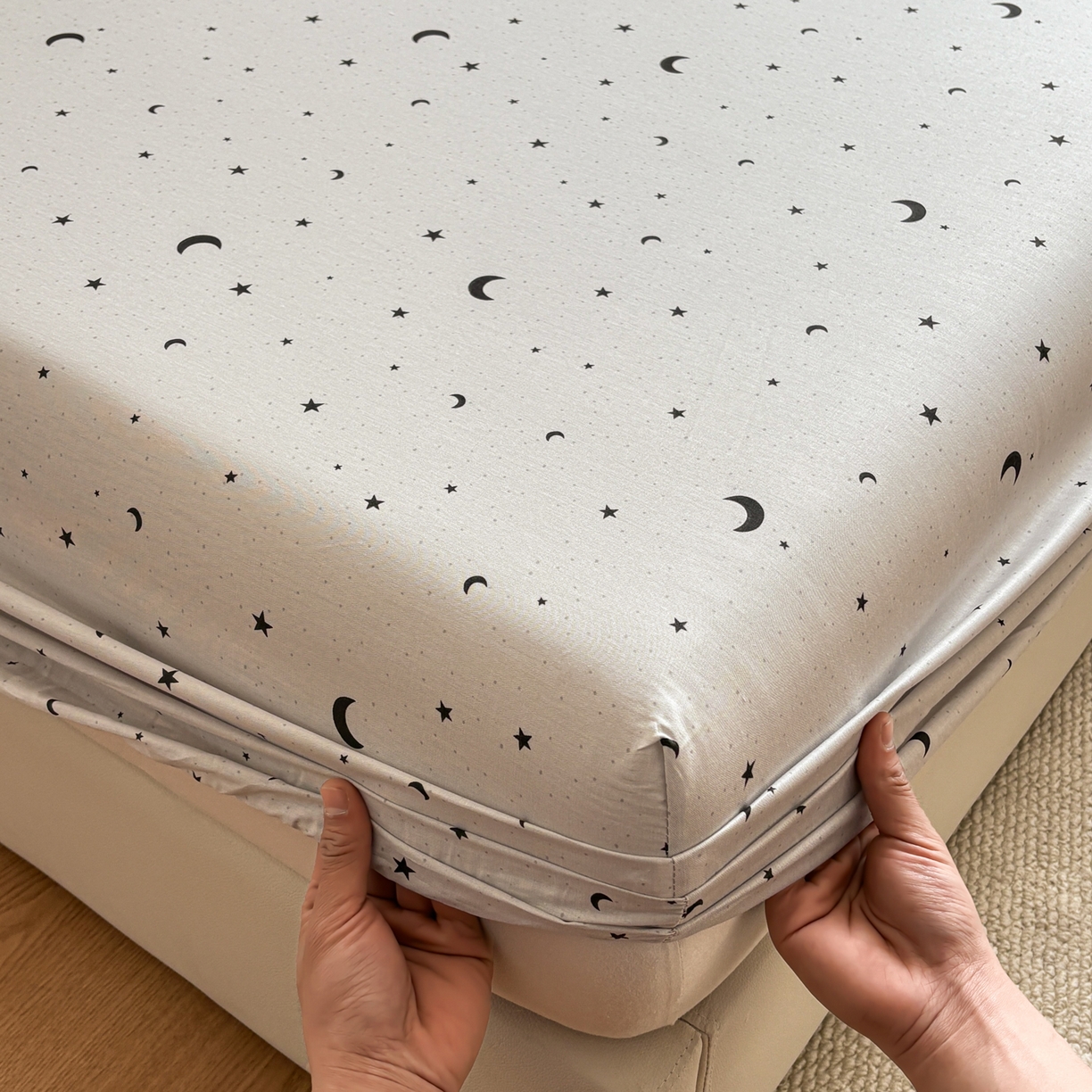 91家纺网 家纺一手货源 找家纺 居眠 2026新款全棉单层印花单床笠 月光恋人-灰