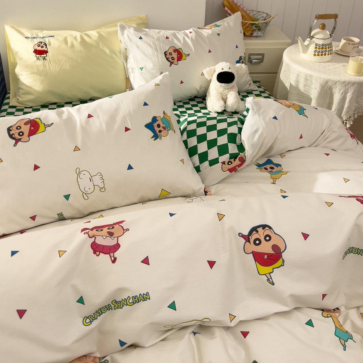 91家纺网 家纺一手货源 找家纺 桃子家居 2026新款A类蜡笔小新正版授权刺绣混搭枕套卡通印花系列四件套 棉蜡笔小新-彩色伙伴