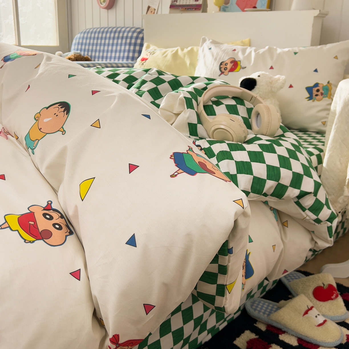 91家纺网 家纺一手货源 找家纺 桃子家居 2026新款A类蜡笔小新正版授权刺绣混搭枕套卡通印花系列四件套 棉蜡笔小新-彩色伙伴