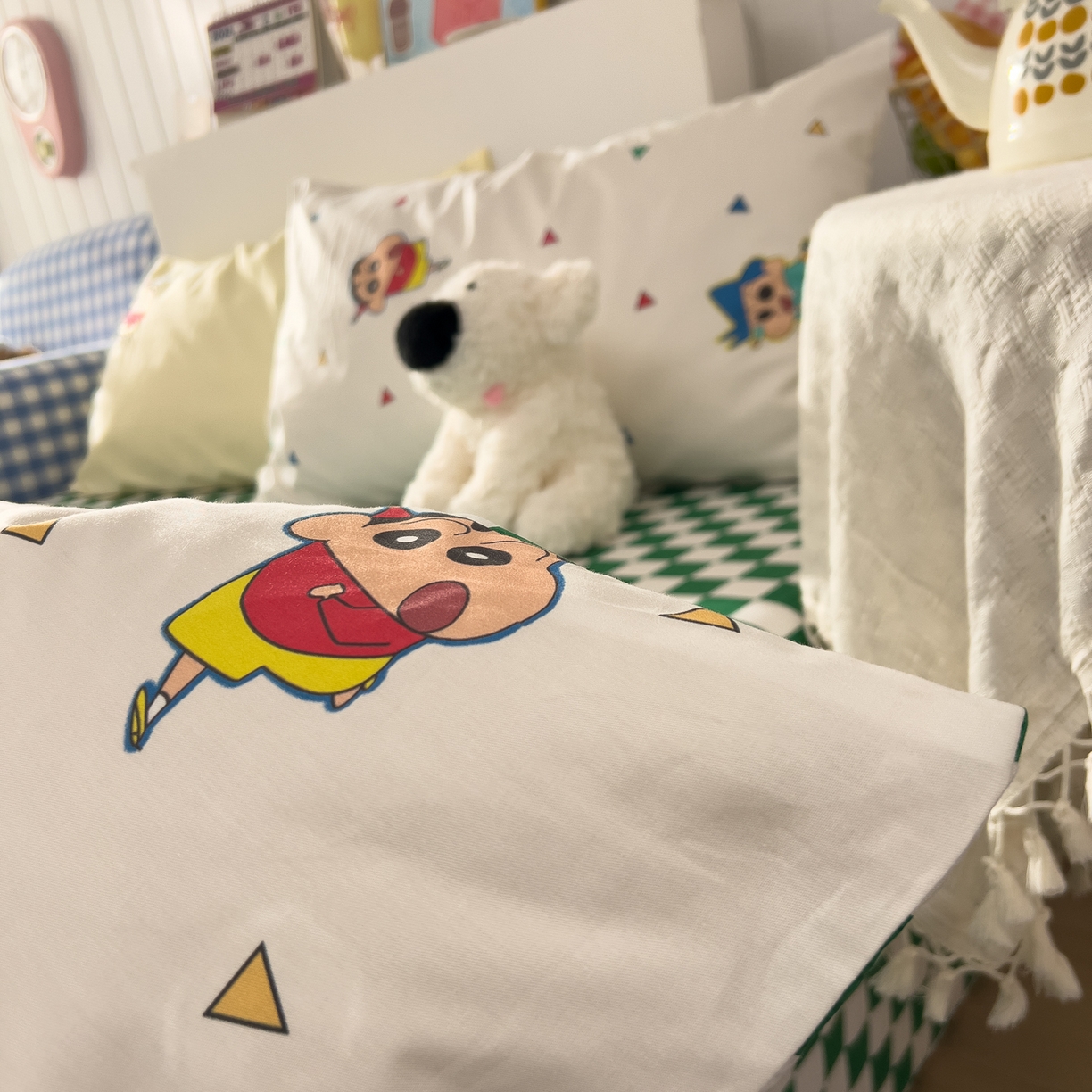 91家纺网 家纺一手货源 找家纺 桃子家居 2026新款A类蜡笔小新正版授权刺绣混搭枕套卡通印花系列四件套 棉蜡笔小新-彩色伙伴