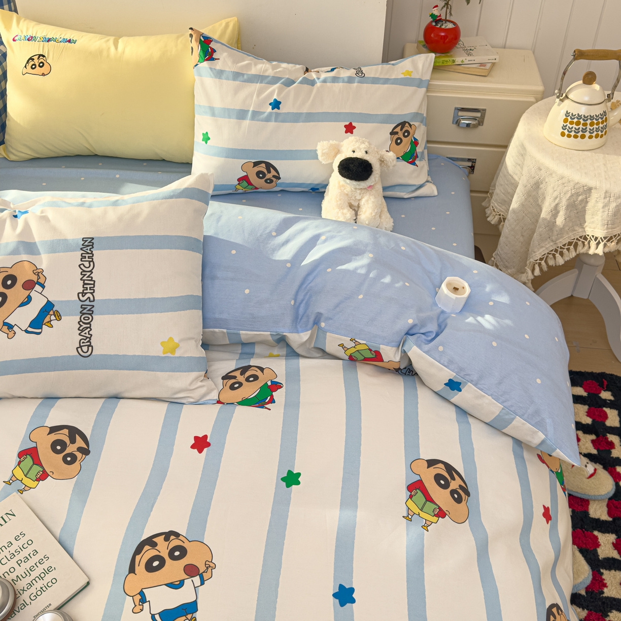 91家纺网 家纺一手货源 找家纺 桃子家居 2026新款A类蜡笔小新正版授权刺绣混搭枕套卡通印花系列四件套 棉蜡笔小新-超人小新