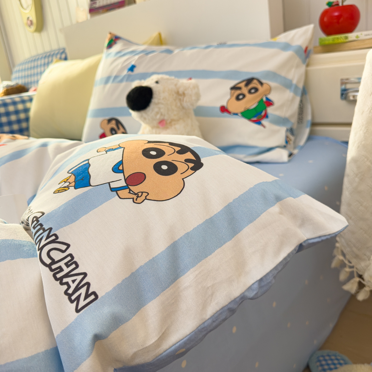 91家纺网 家纺一手货源 找家纺 桃子家居 2026新款A类蜡笔小新正版授权刺绣混搭枕套卡通印花系列四件套 棉蜡笔小新-超人小新