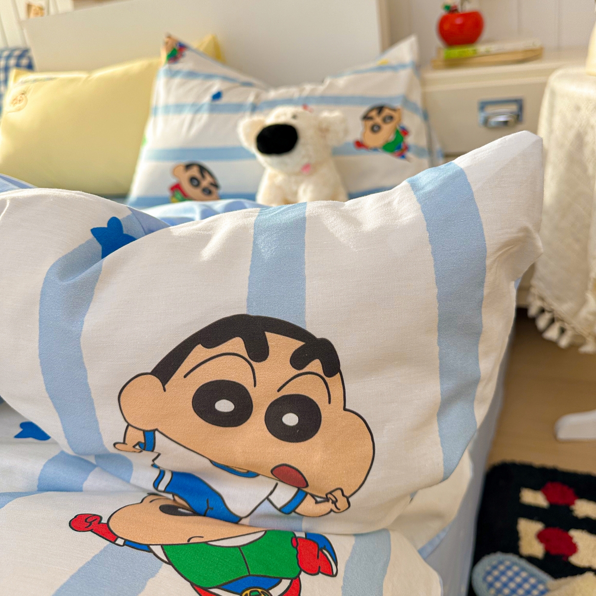 91家纺网 家纺一手货源 找家纺 桃子家居 2026新款A类蜡笔小新正版授权刺绣混搭枕套卡通印花系列四件套 棉蜡笔小新-超人小新