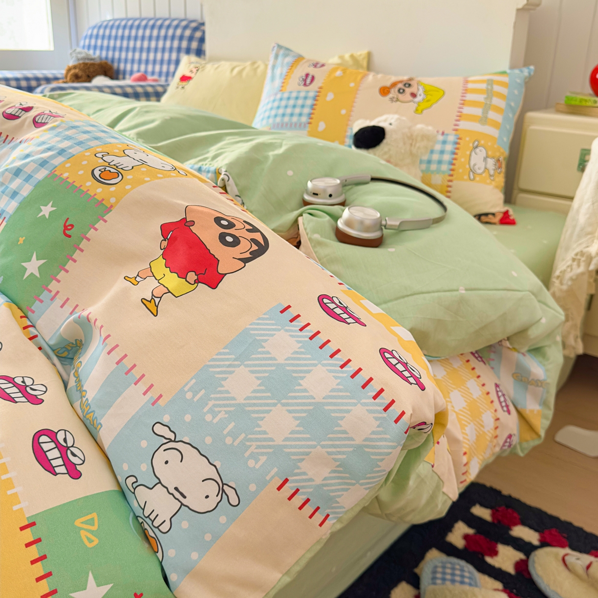 91家纺网 家纺一手货源 找家纺 桃子家居 2026新款A类蜡笔小新正版授权刺绣混搭枕套卡通印花系列四件套 棉蜡笔小新-快乐童年