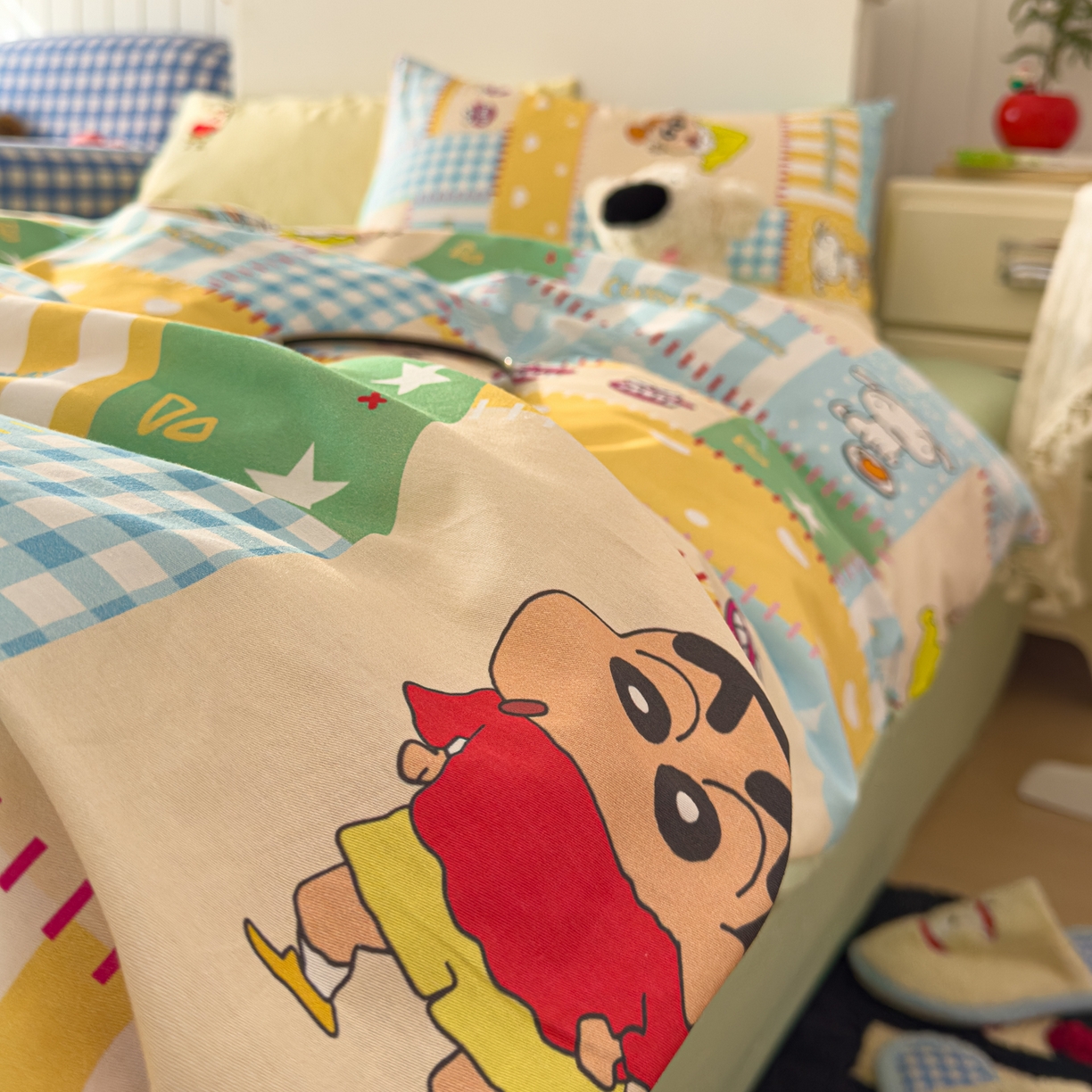 91家纺网 家纺一手货源 找家纺 桃子家居 2026新款A类蜡笔小新正版授权刺绣混搭枕套卡通印花系列四件套 棉蜡笔小新-快乐童年