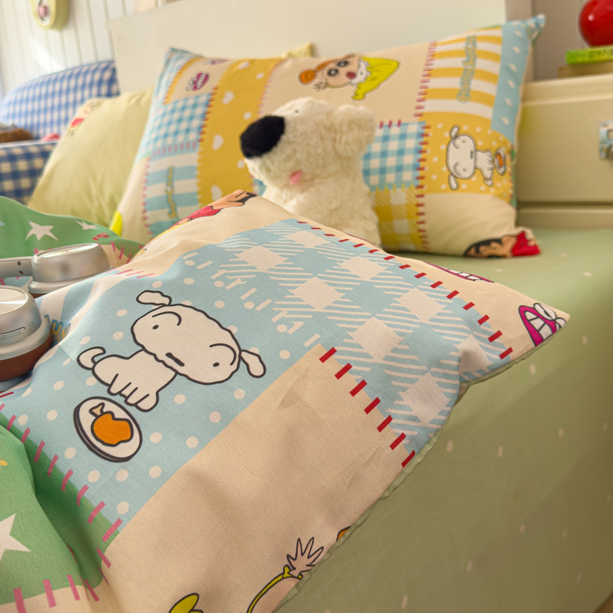 91家纺网 家纺一手货源 找家纺 桃子家居 2026新款A类蜡笔小新正版授权刺绣混搭枕套卡通印花系列四件套 棉蜡笔小新-快乐童年