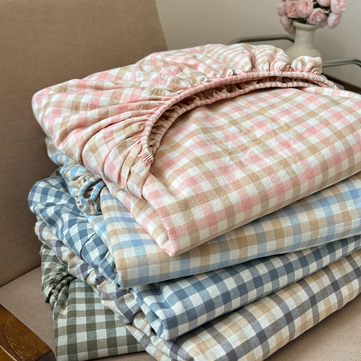 91家纺网 家纺一手货源 找家纺 居眠 2026新款单层色织水洗格子全棉床笠 组合叠拍