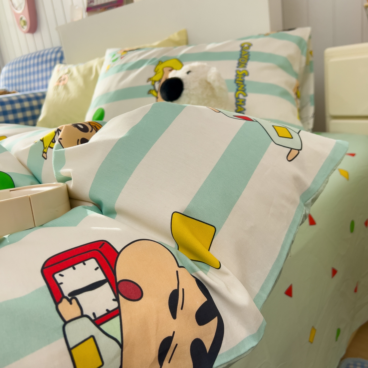 91家纺网 家纺一手货源 找家纺 桃子家居 2026新款A类蜡笔小新正版授权刺绣混搭枕套卡通印花系列四件套 棉蜡笔小新-贪睡小新