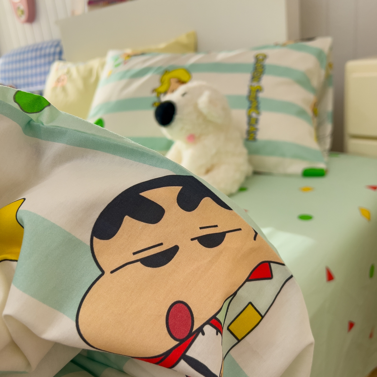 91家纺网 家纺一手货源 找家纺 桃子家居 2026新款A类蜡笔小新正版授权刺绣混搭枕套卡通印花系列四件套 棉蜡笔小新-贪睡小新
