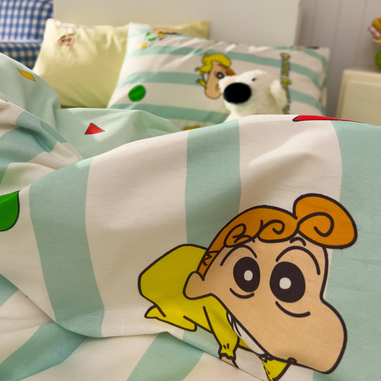 91家纺网 家纺一手货源 找家纺 桃子家居 2026新款A类蜡笔小新正版授权刺绣混搭枕套卡通印花系列四件套 棉蜡笔小新-贪睡小新