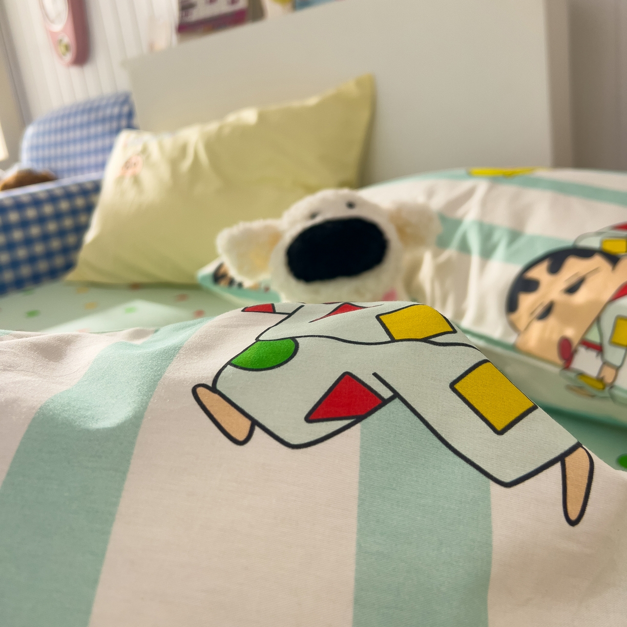 91家纺网 家纺一手货源 找家纺 桃子家居 2026新款A类蜡笔小新正版授权刺绣混搭枕套卡通印花系列四件套 棉蜡笔小新-贪睡小新