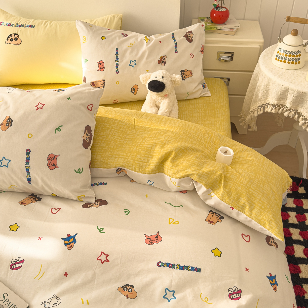 91家纺网 家纺一手货源 找家纺 桃子家居 2026新款A类蜡笔小新正版授权刺绣混搭枕套卡通印花系列四件套 棉蜡笔小新-幸福小新