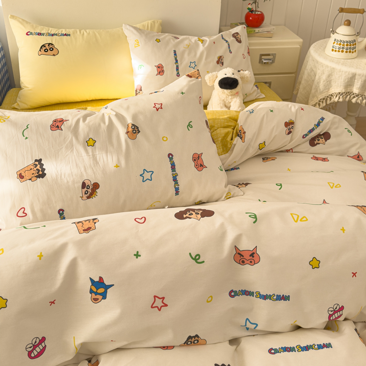 91家纺网 家纺一手货源 找家纺 桃子家居 2026新款A类蜡笔小新正版授权刺绣混搭枕套卡通印花系列四件套 棉蜡笔小新-幸福小新