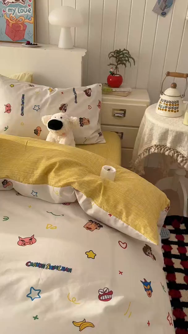 91家纺网 家纺一手货源 找家纺 桃子家居 2026新款A类蜡笔小新正版授权刺绣混搭枕套卡通印花系列四件套 棉蜡笔小新-幸福小新