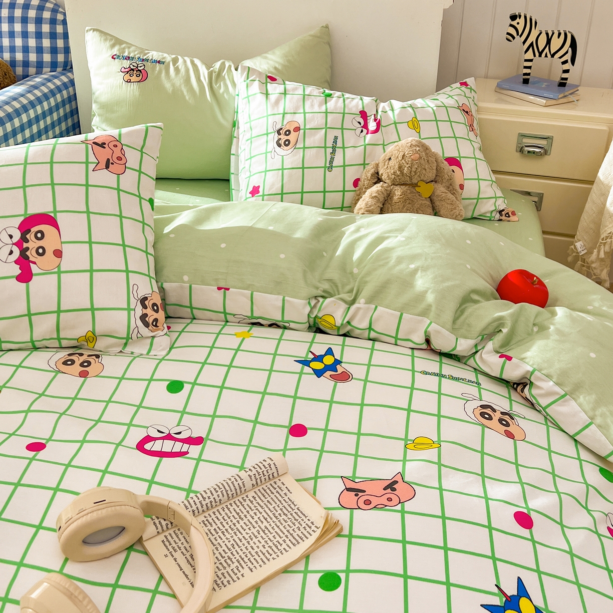 91家纺网 家纺一手货源 找家纺 桃子家居 2026新款A类蜡笔小新正版授权刺绣混搭枕套卡通印花系列四件套 棉蜡笔小新-元气小新