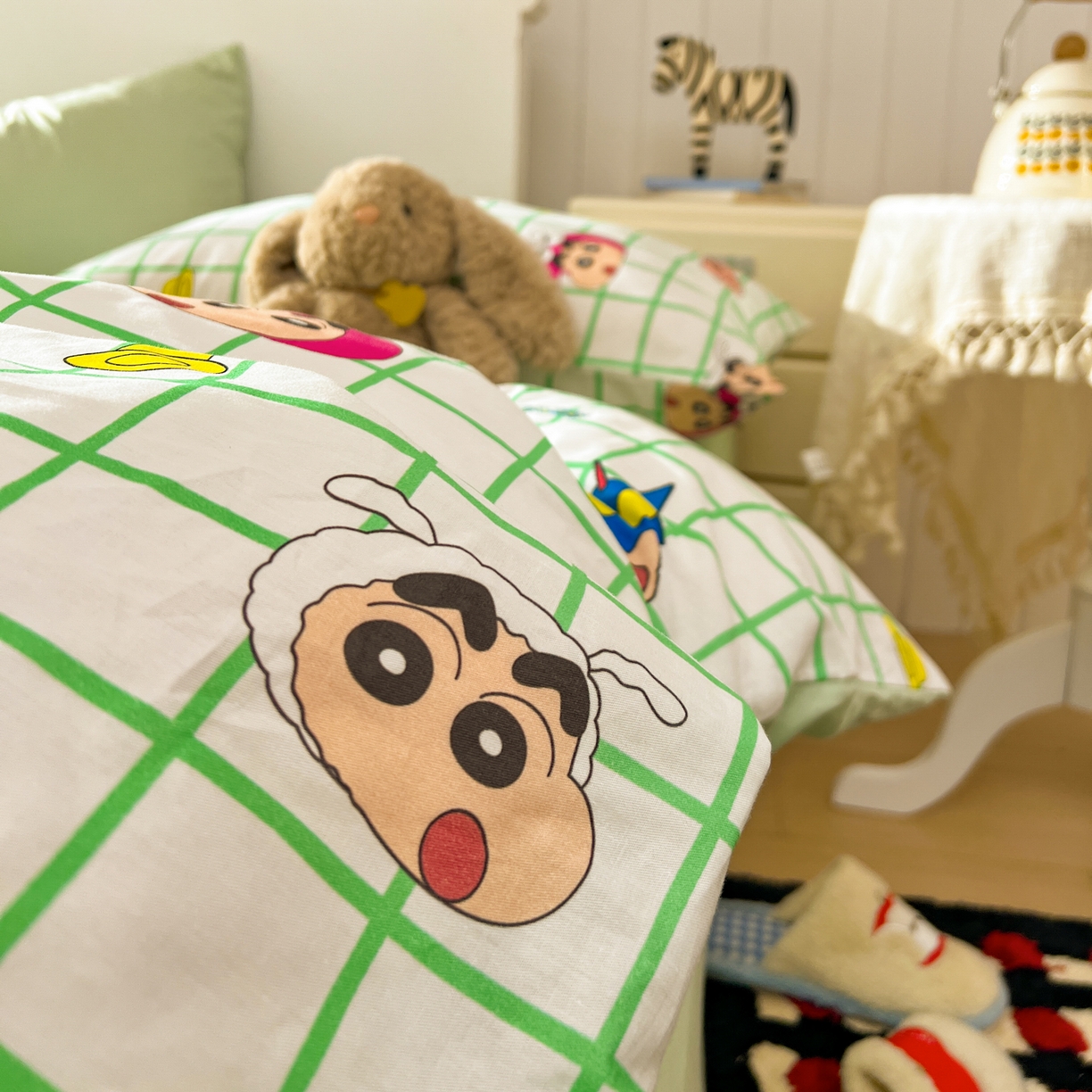 91家纺网 家纺一手货源 找家纺 桃子家居 2026新款A类蜡笔小新正版授权刺绣混搭枕套卡通印花系列四件套 棉蜡笔小新-元气小新