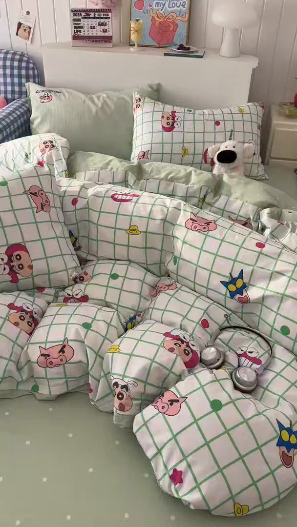 91家纺网 家纺一手货源 找家纺 桃子家居 2026新款A类蜡笔小新正版授权刺绣混搭枕套卡通印花系列四件套 棉蜡笔小新-元气小新