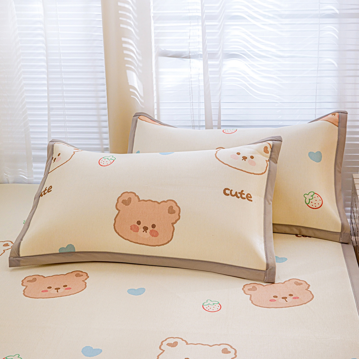 91家纺网 家纺一手货源 找家纺 富馨莱 2026新款冰丝凉席平铺款支持一件定制定做 饼干熊