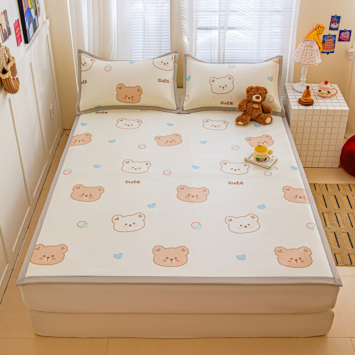 91家纺网 家纺一手货源 找家纺 富馨莱 2026新款冰丝凉席平铺款支持一件定制定做 饼干熊