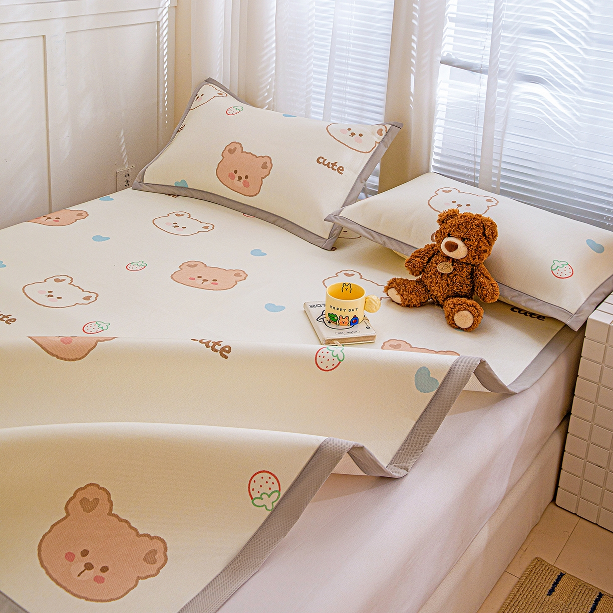 91家纺网 家纺一手货源 找家纺 富馨莱 2026新款冰丝凉席平铺款支持一件定制定做 饼干熊