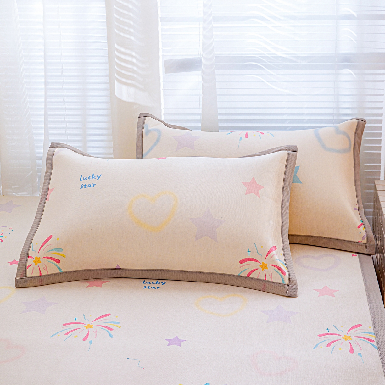 91家纺网 家纺一手货源 找家纺 富馨莱 2026新款冰丝凉席平铺款支持一件定制定做 彩色烟花