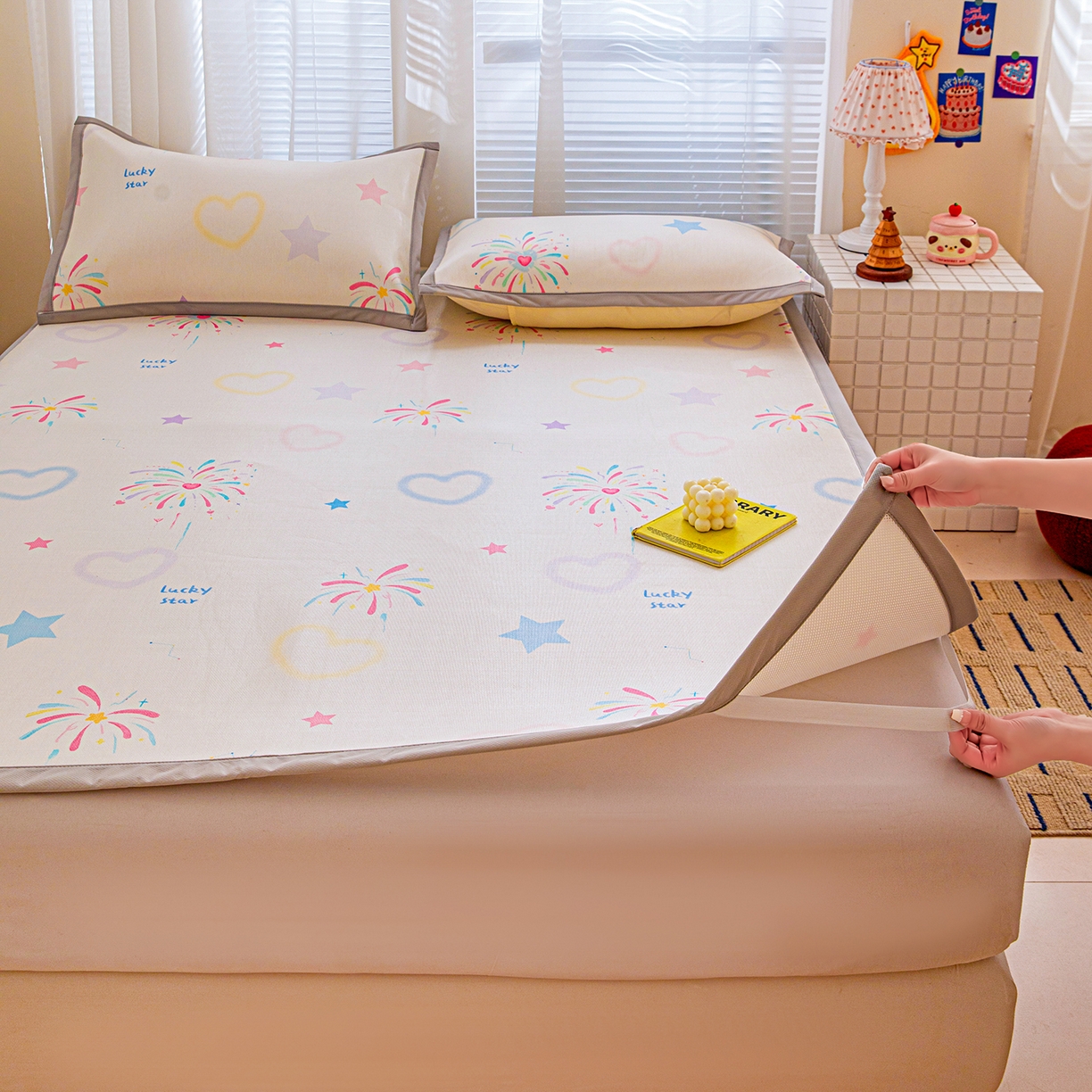 91家纺网 家纺一手货源 找家纺 富馨莱 2026新款冰丝凉席平铺款支持一件定制定做 彩色烟花