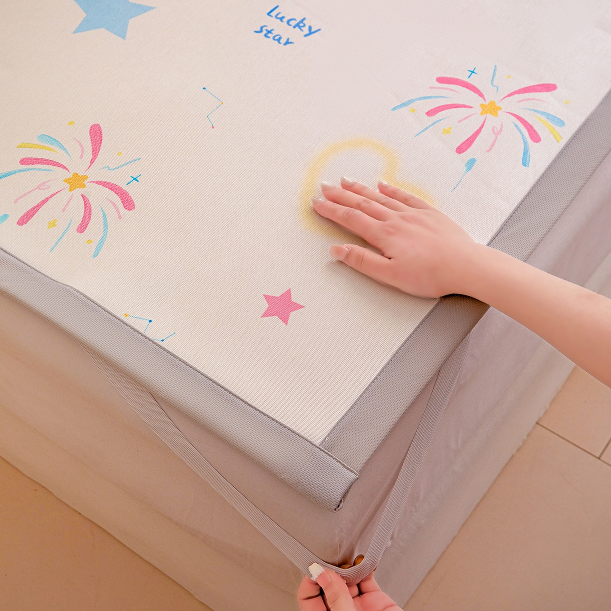 91家纺网 家纺一手货源 找家纺 富馨莱 2026新款冰丝凉席平铺款支持一件定制定做 彩色烟花