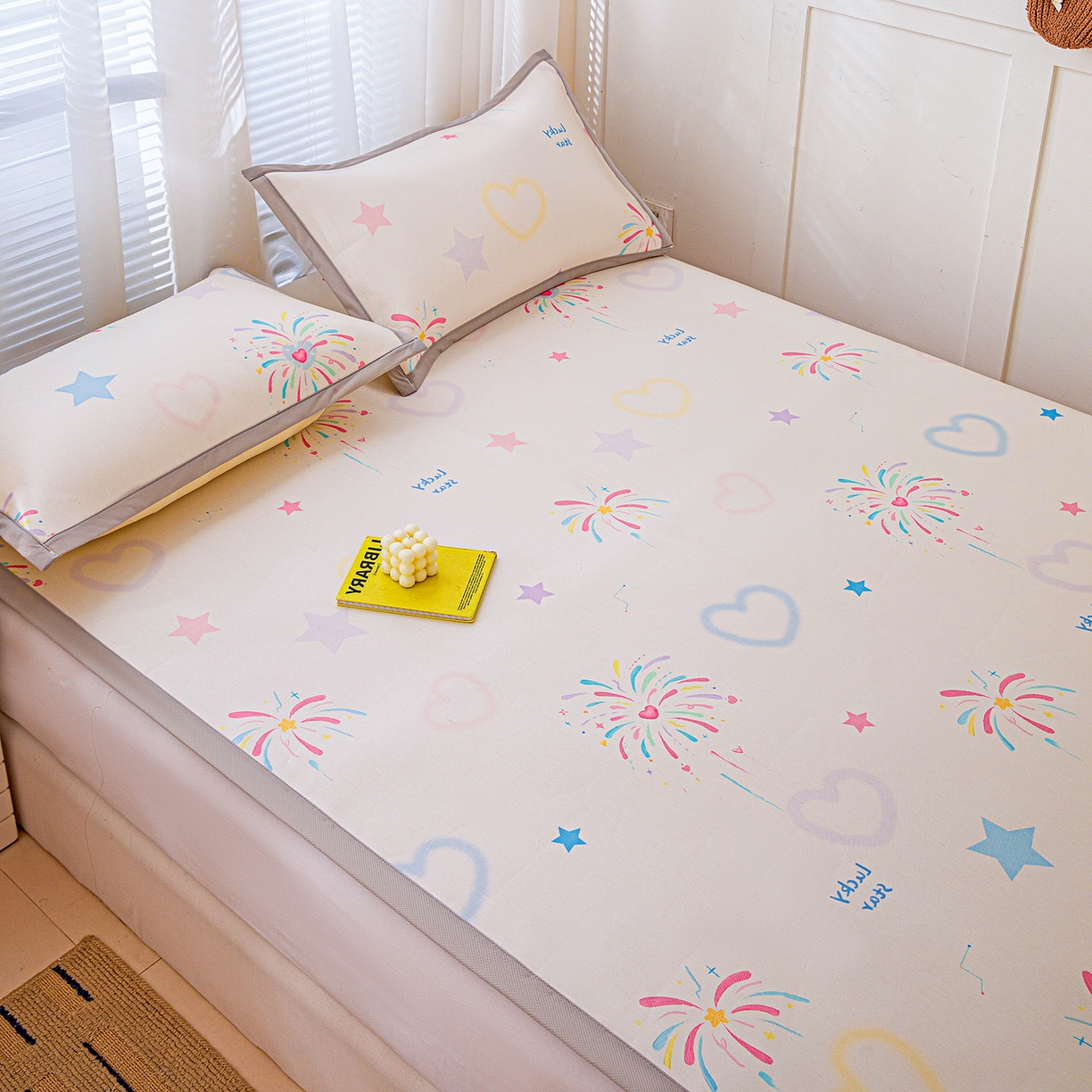 91家纺网 家纺一手货源 找家纺 富馨莱 2026新款冰丝凉席平铺款支持一件定制定做 彩色烟花