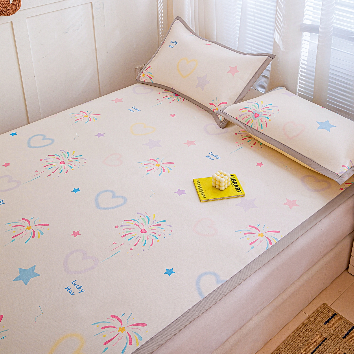 91家纺网 家纺一手货源 找家纺 富馨莱 2026新款冰丝凉席平铺款支持一件定制定做 彩色烟花