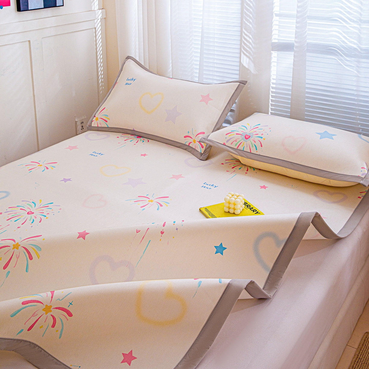 91家纺网 家纺一手货源 找家纺 富馨莱 2026新款冰丝凉席平铺款支持一件定制定做 彩色烟花