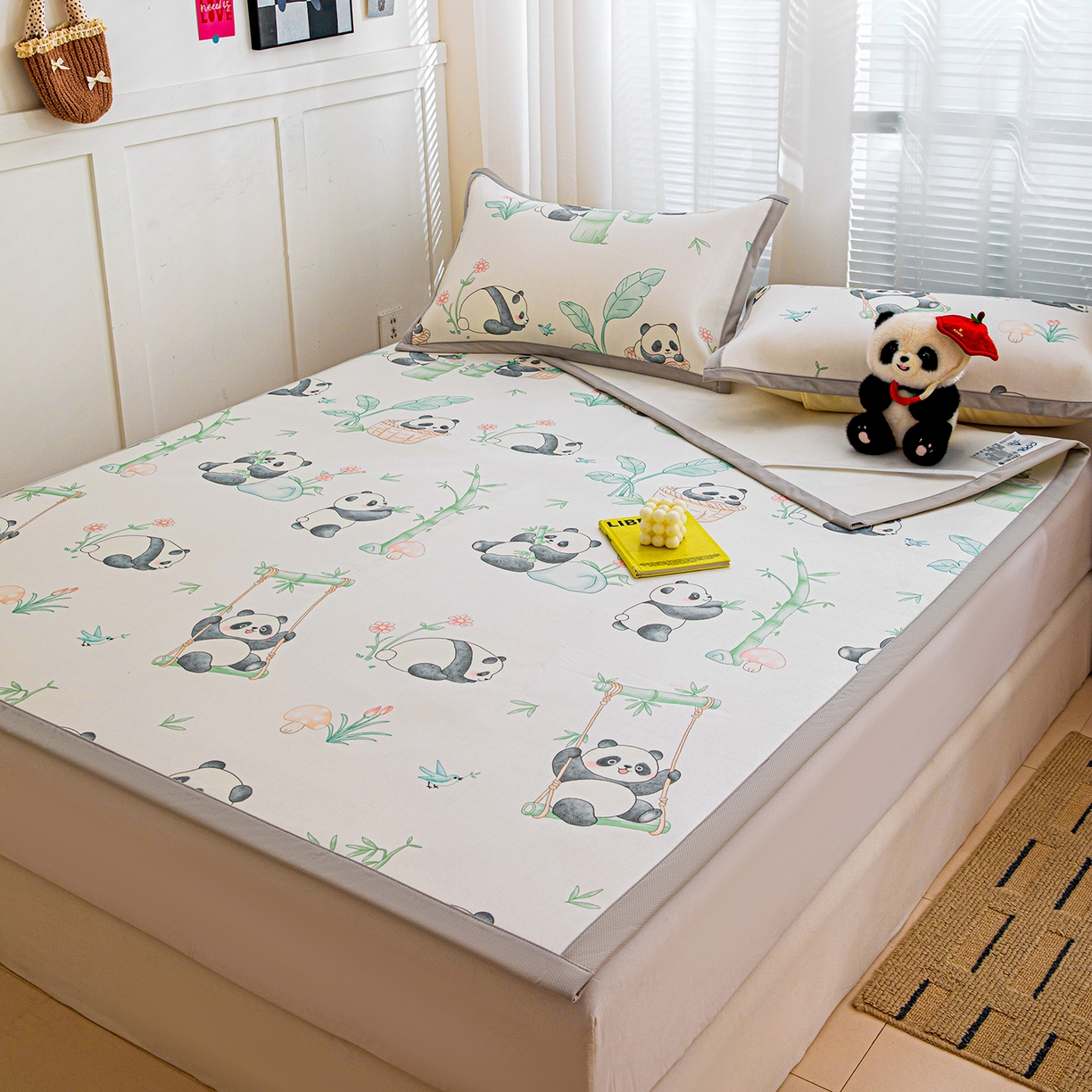 91家纺网 家纺一手货源 找家纺 富馨莱 2026新款冰丝凉席平铺款支持一件定制定做 快乐熊猫