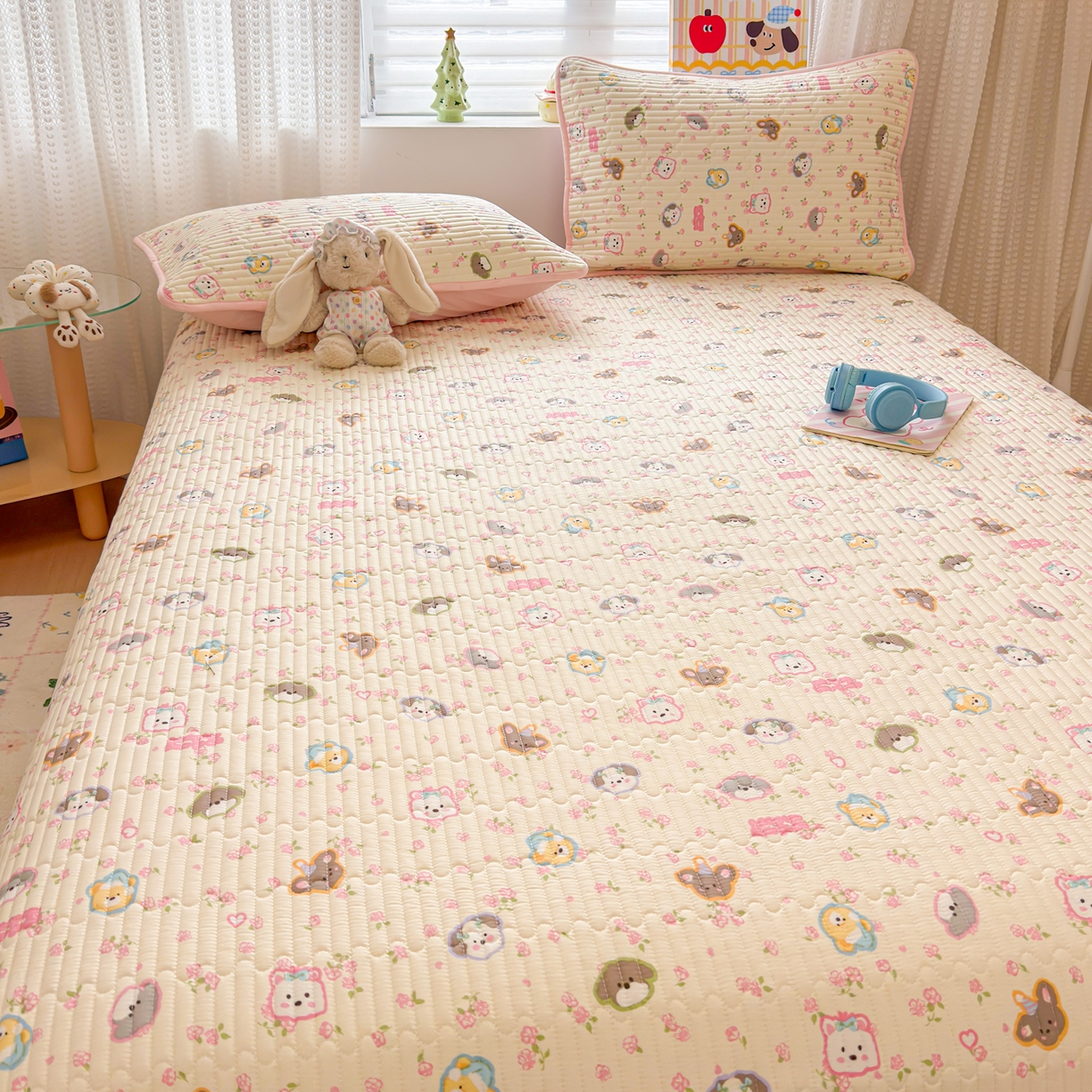 91家纺网 家纺一手货源 找家纺 雅萱家纺 2026新款森系全棉夹棉印花床盖 动物园