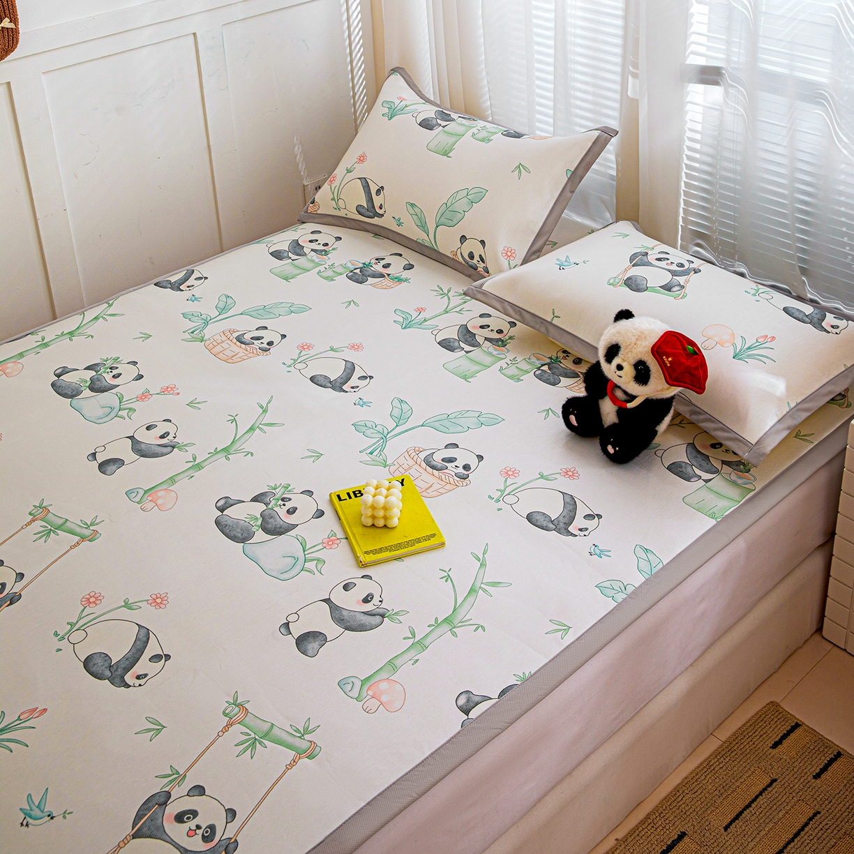 91家纺网 家纺一手货源 找家纺 富馨莱 2026新款冰丝凉席平铺款支持一件定制定做 快乐熊猫