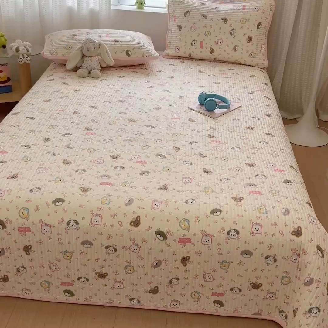91家纺网 家纺一手货源 找家纺 雅萱家纺 2026新款森系全棉夹棉印花床盖 动物园