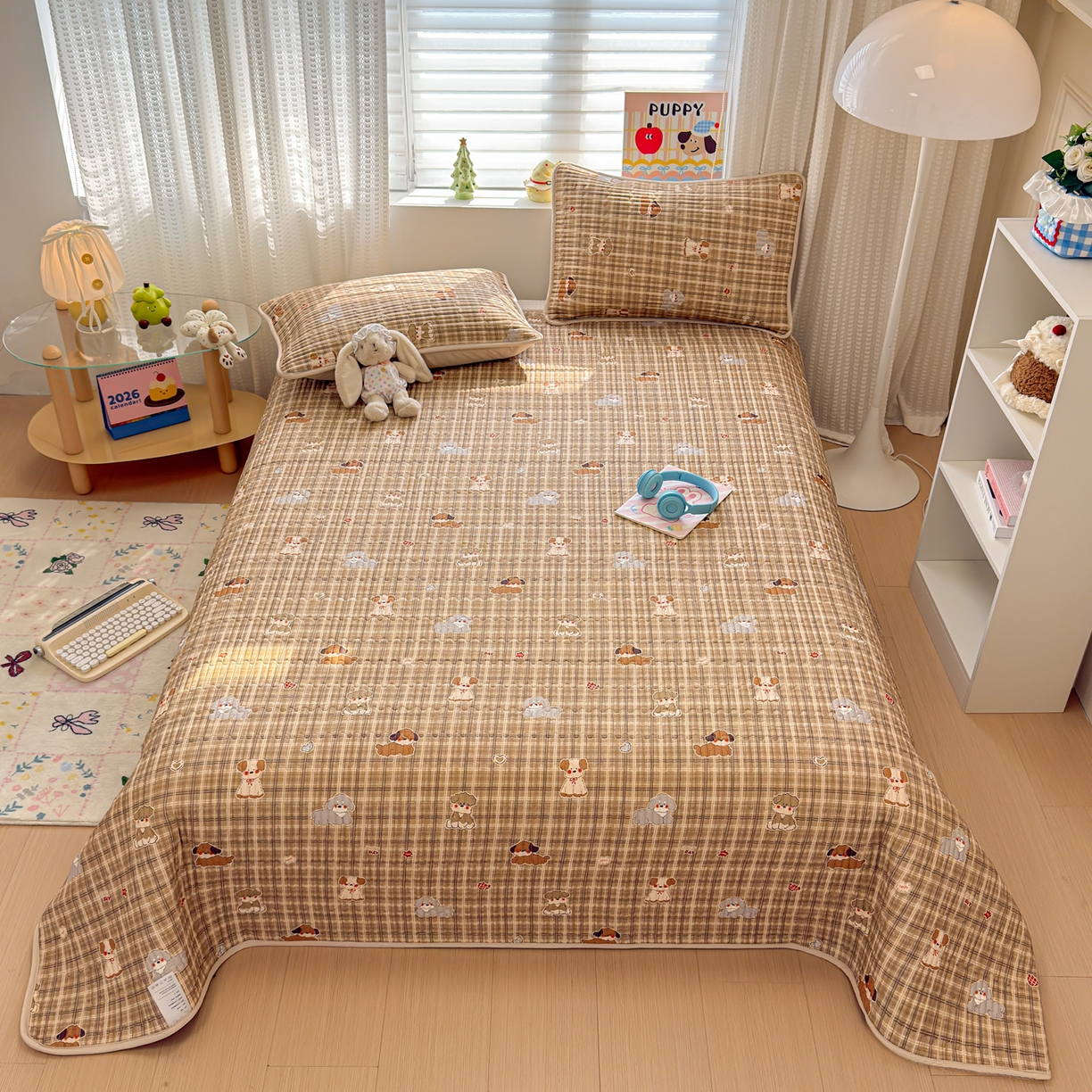 91家纺网 家纺一手货源 找家纺 雅萱家纺 2026新款森系全棉夹棉印花床盖 格纹萌犬