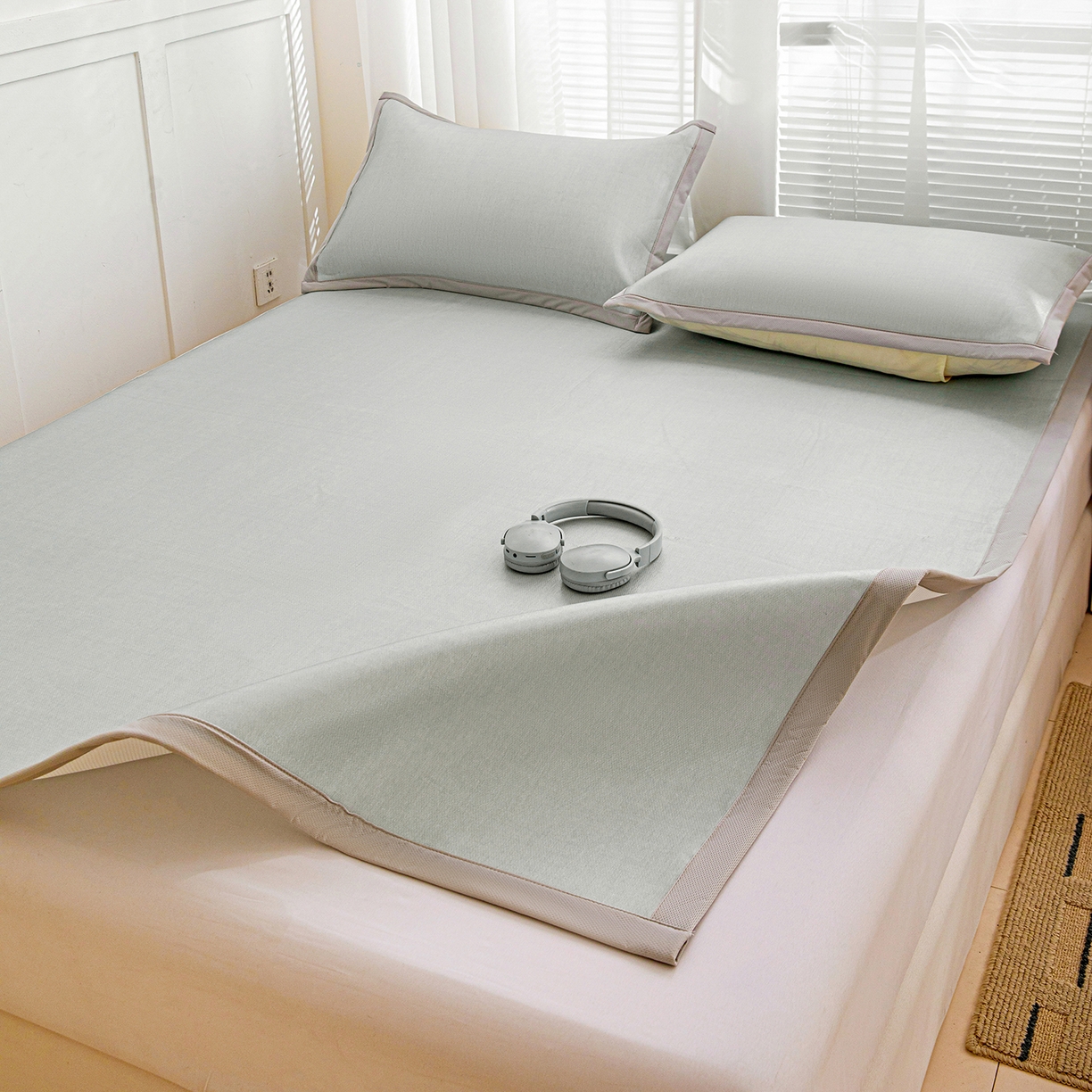 91家纺网 家纺一手货源 找家纺 富馨莱 2026新款冰丝凉席平铺款支持一件定制定做 凉感灰