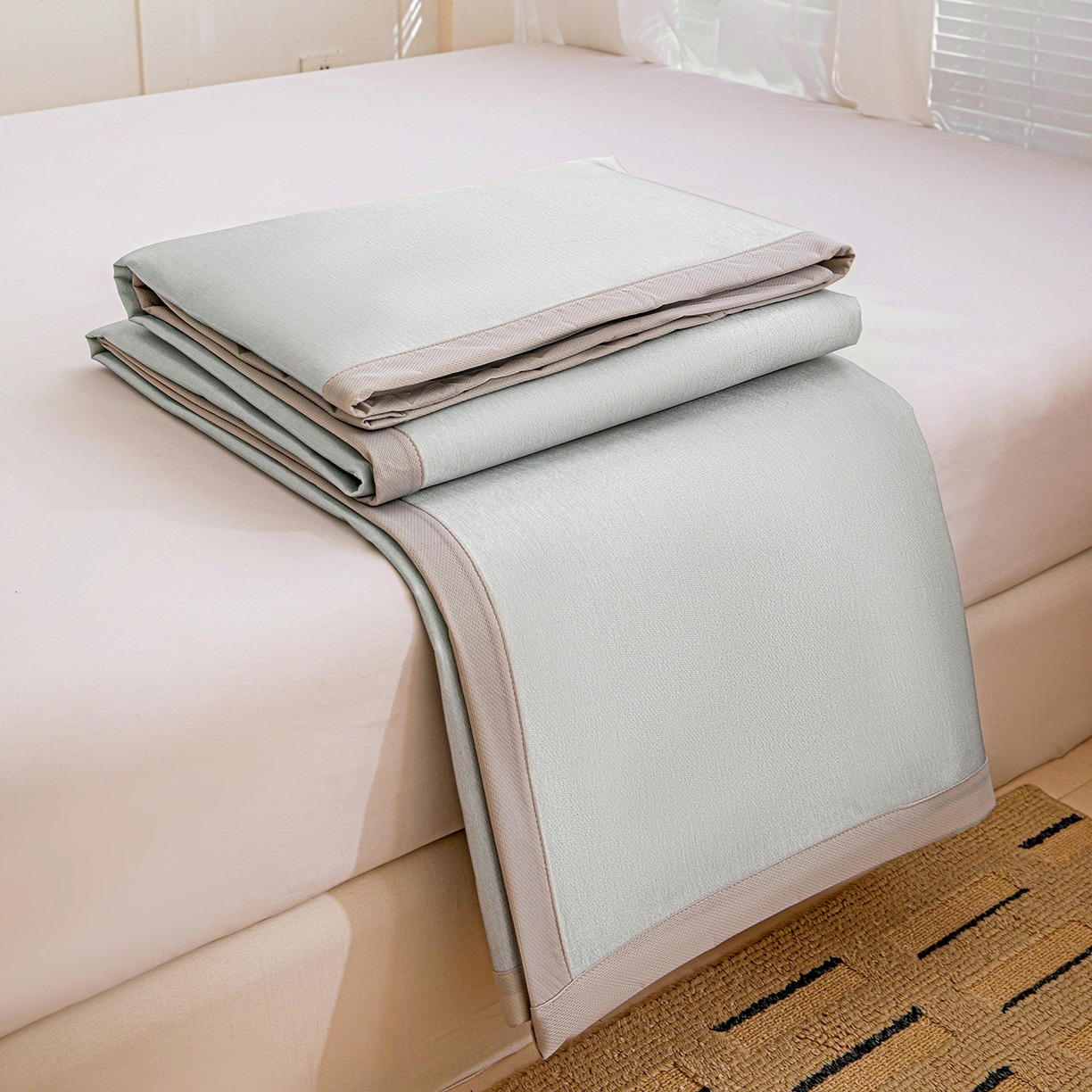 91家纺网 家纺一手货源 找家纺 富馨莱 2026新款冰丝凉席平铺款支持一件定制定做 凉感灰