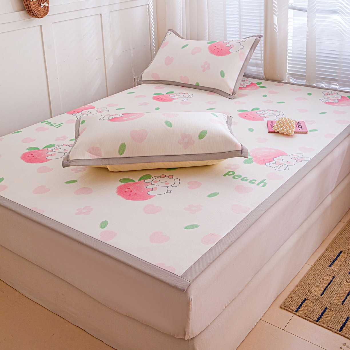 91家纺网 家纺一手货源 找家纺 富馨莱 2026新款冰丝凉席平铺款支持一件定制定做 蜜桃兔