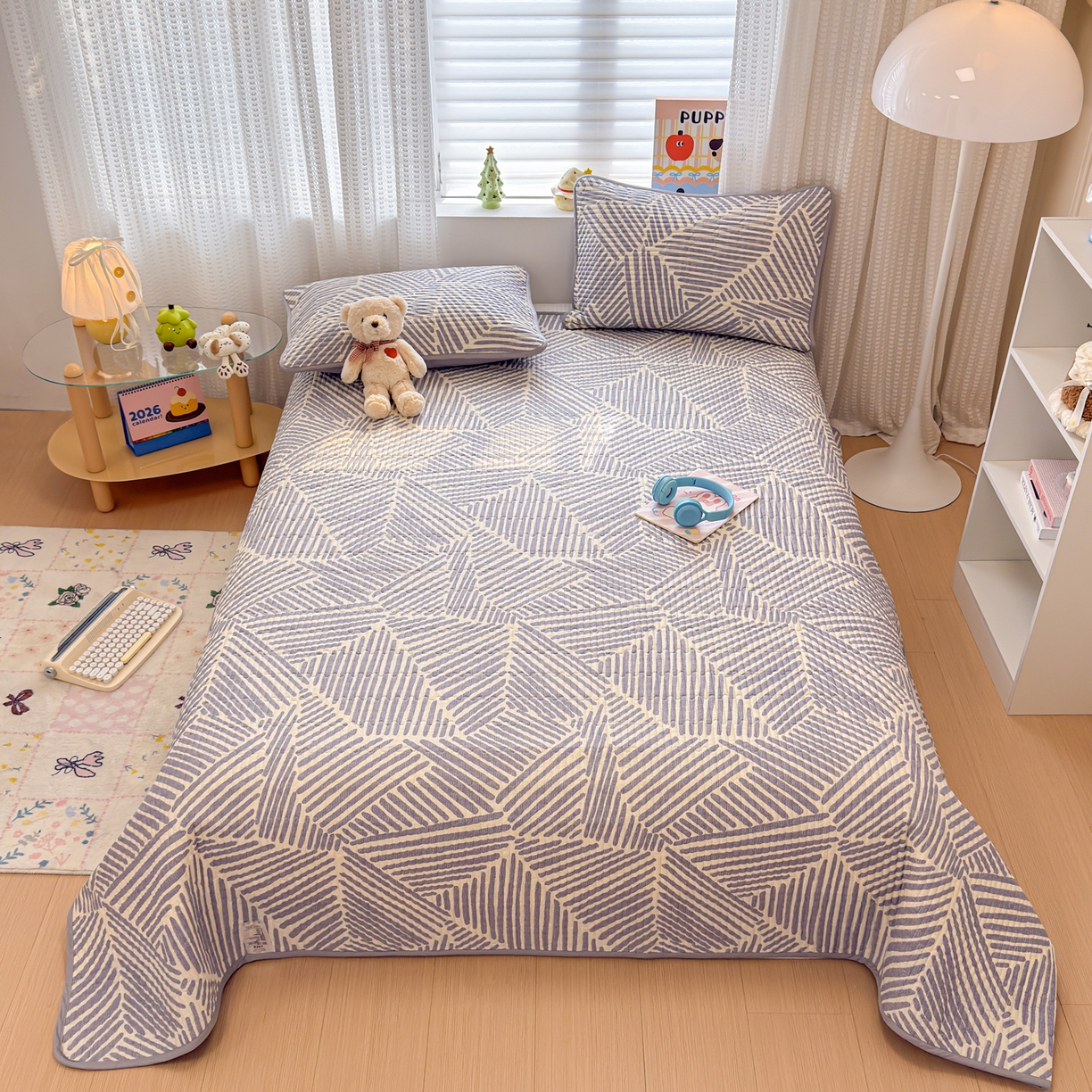 91家纺网 家纺一手货源 找家纺 雅萱家纺 2026新款森系全棉夹棉印花床盖 简约时代