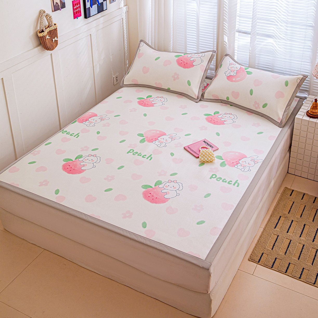 91家纺网 家纺一手货源 找家纺 富馨莱 2026新款冰丝凉席平铺款支持一件定制定做 蜜桃兔