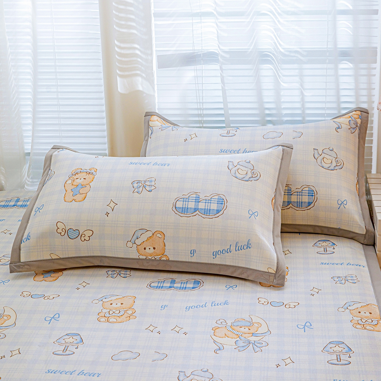 91家纺网 家纺一手货源 找家纺 富馨莱 2026新款冰丝凉席平铺款支持一件定制定做 晚安小熊