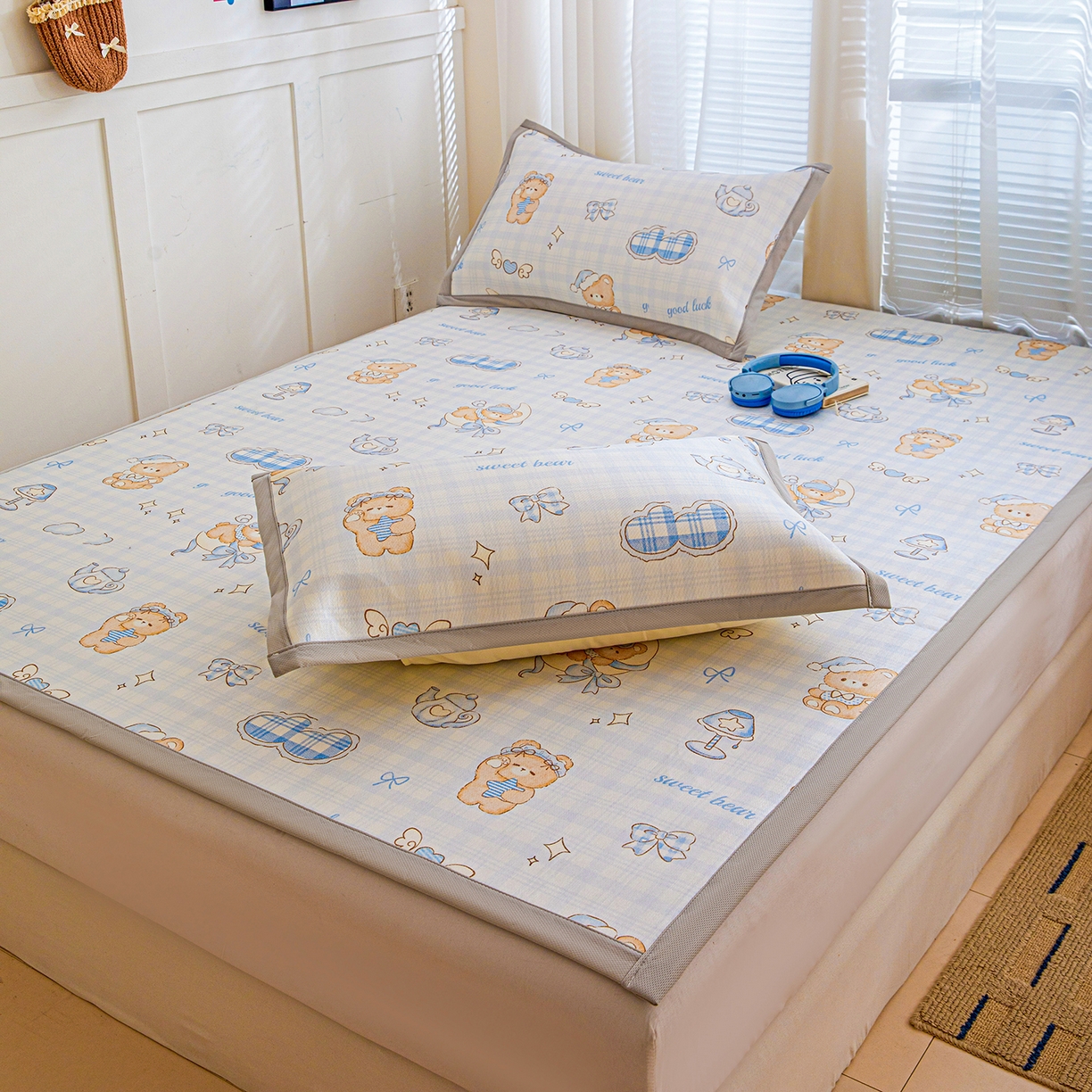 91家纺网 家纺一手货源 找家纺 富馨莱 2026新款冰丝凉席平铺款支持一件定制定做 晚安小熊