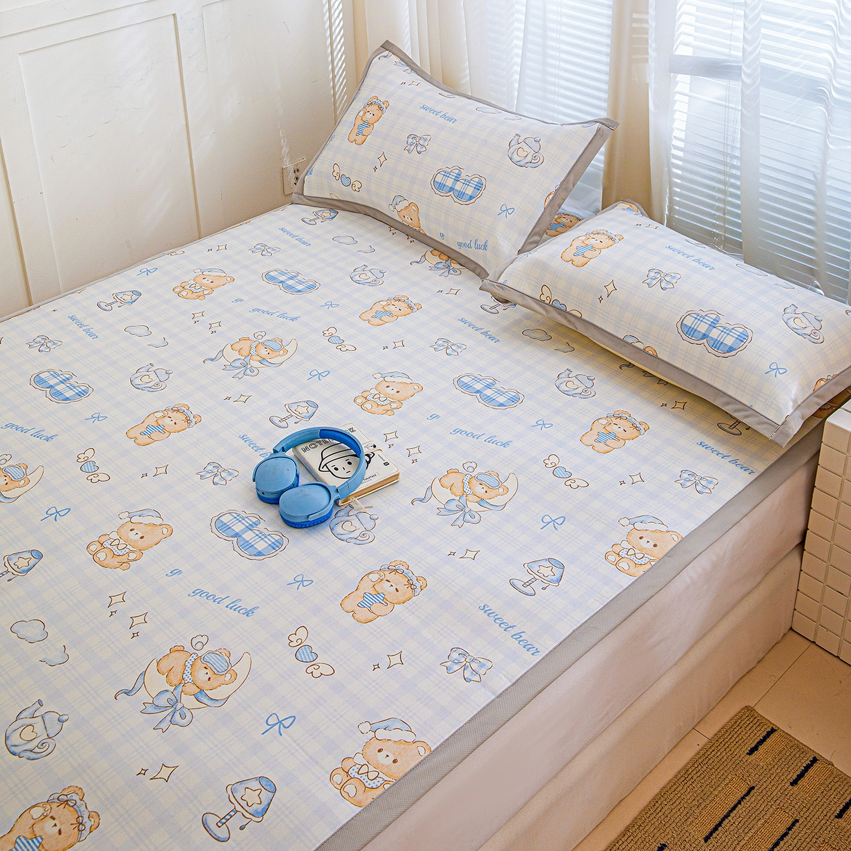 91家纺网 家纺一手货源 找家纺 富馨莱 2026新款冰丝凉席平铺款支持一件定制定做 晚安小熊