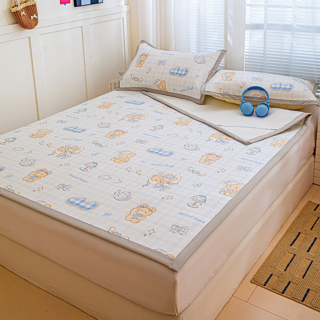 91家纺网 家纺一手货源 找家纺 富馨莱 2026新款冰丝凉席平铺款支持一件定制定做 晚安小熊