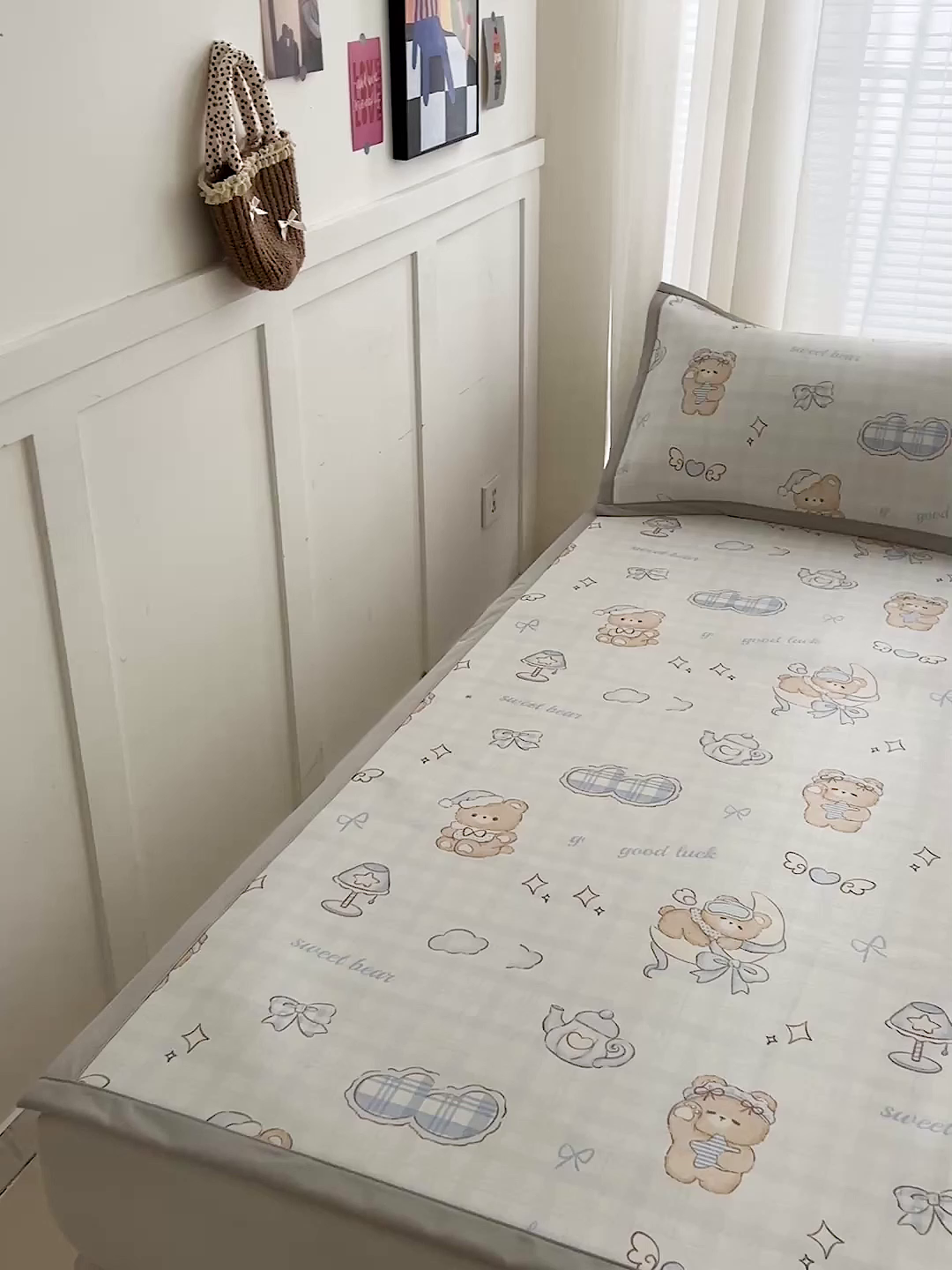 91家纺网 家纺一手货源 找家纺 富馨莱 2026新款冰丝凉席平铺款支持一件定制定做 晚安小熊