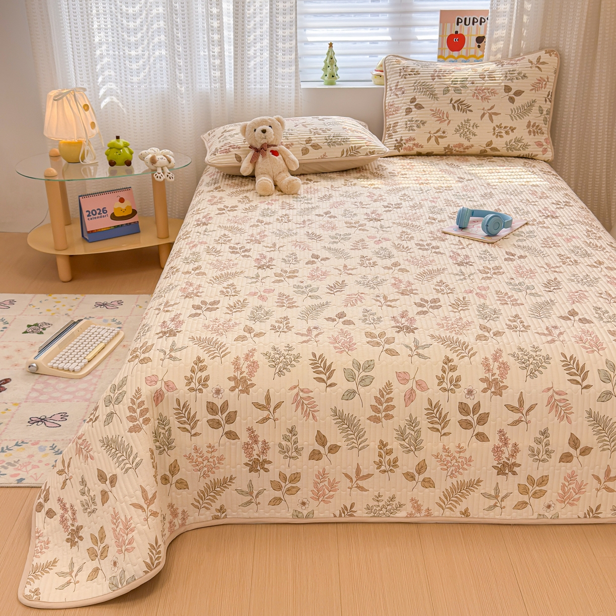 91家纺网 家纺一手货源 找家纺 雅萱家纺 2026新款森系全棉夹棉印花床盖 洛克花园