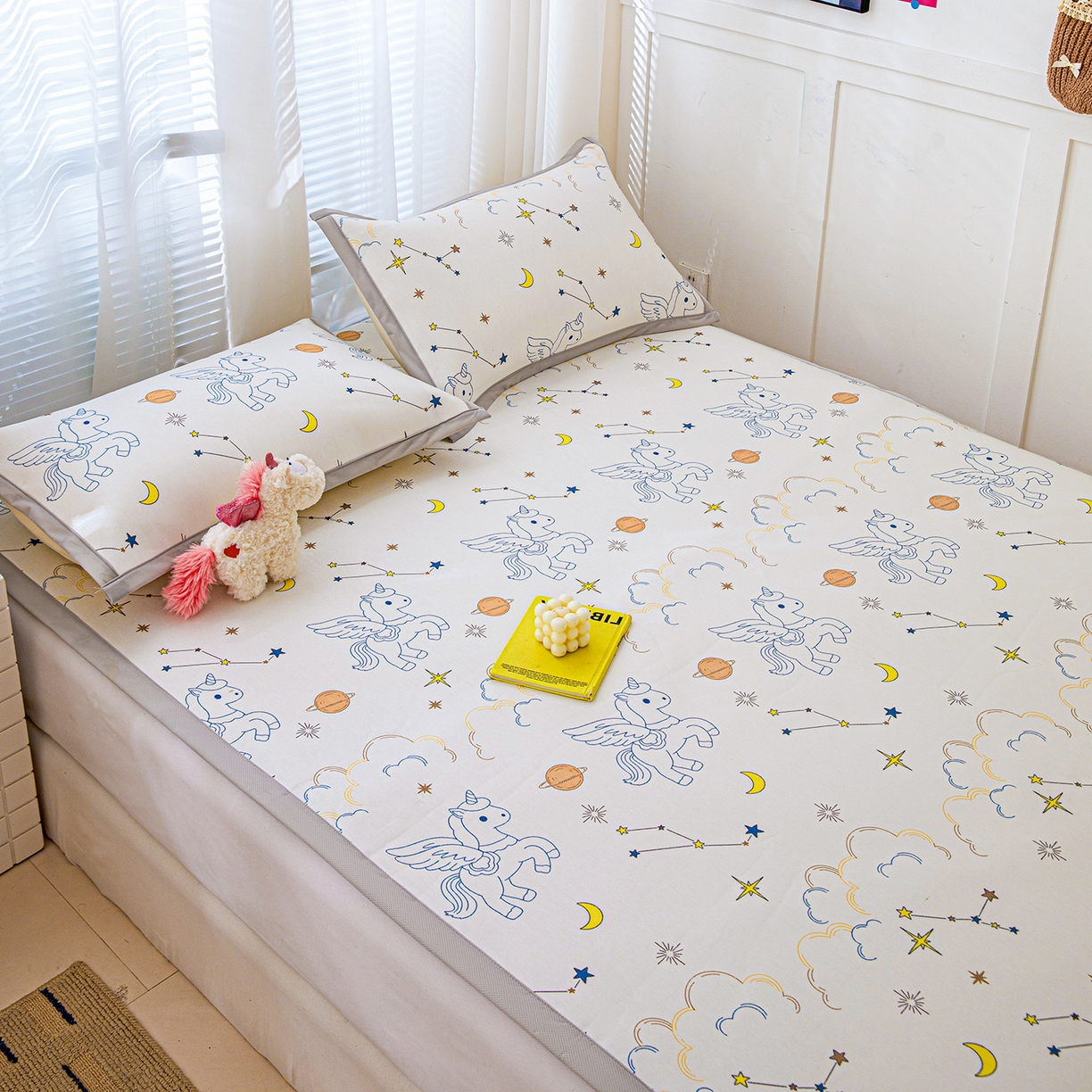 91家纺网 家纺一手货源 找家纺 富馨莱 2026新款冰丝凉席平铺款支持一件定制定做 星空小马