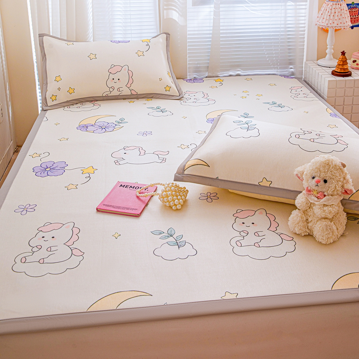 91家纺网 家纺一手货源 找家纺 富馨莱 2026新款冰丝凉席平铺款支持一件定制定做 星星小马-白