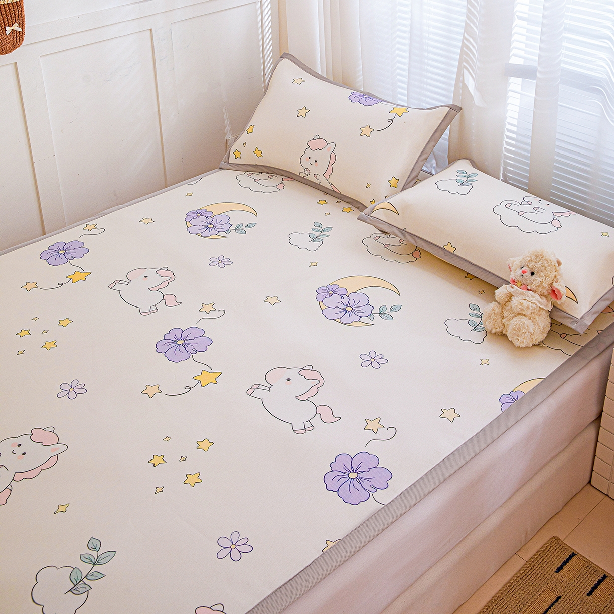 91家纺网 家纺一手货源 找家纺 富馨莱 2026新款冰丝凉席平铺款支持一件定制定做 星星小马-白